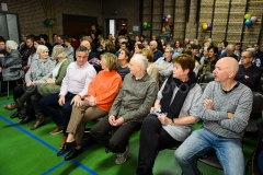 De zaal stroomt langzaam vol De zaal stroomt langzaam vol