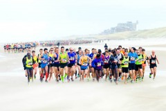 10-01-2016 Saucony Halve Marathon Egmond Nederland Atletiek foto: Kees Nouws /